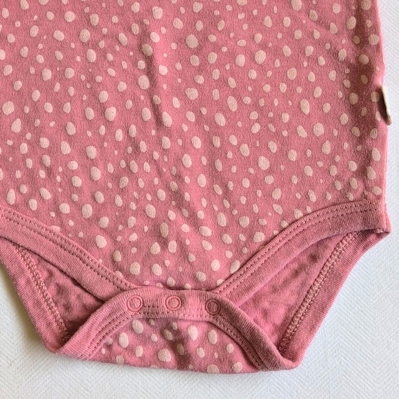 rabbit + bear organic cotton dusty pink spotted bodysuit diaper shirt 6-9 months - Picture 3 of 6